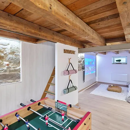 2br Near Centre - Boho Style, Hidden Room, Free Parking *