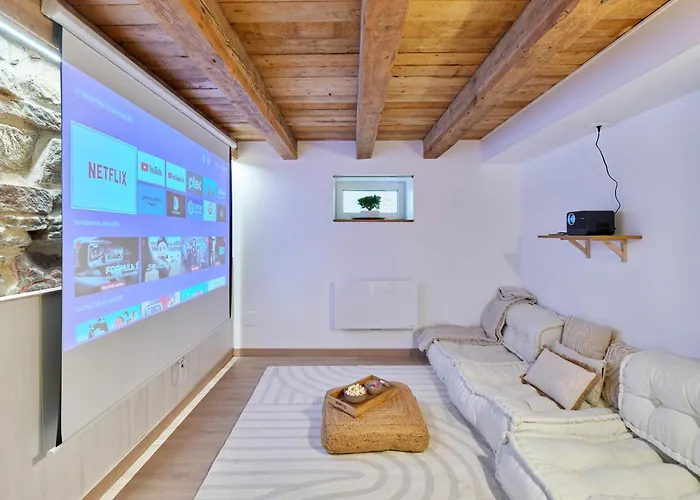 Daire 2br Near Centre - Boho Style, Hidden Room, Free Parking *